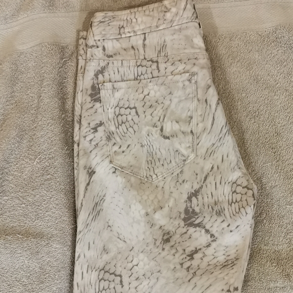 Pants - Picture 3 of 4